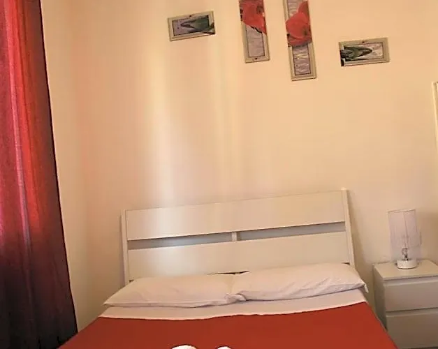 Domus Vatican Holiday's Bed & Breakfast